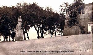 06 - Alger - Fort l'Empereur - Statue Soldat Voltigeur de 1830 